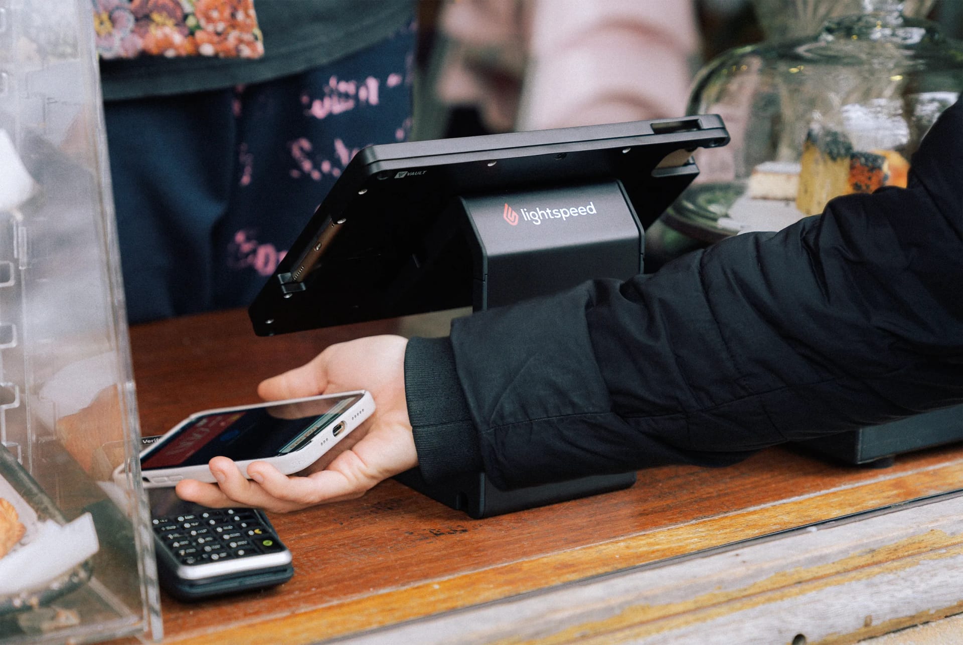 Schnelles Payment mit Smartphone an Lightspeed Kasse Schweiz von Vendomat