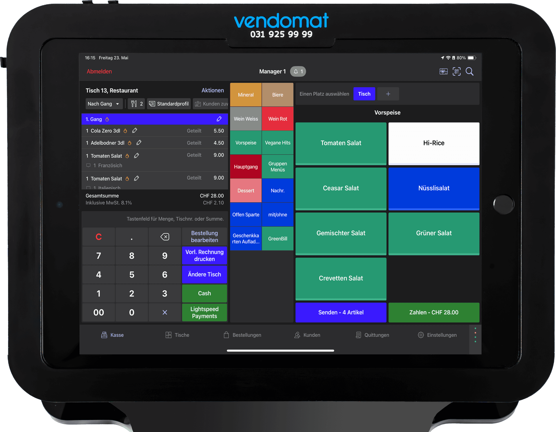 Lightspeed Kasse zeigt die Bestellung für Tisch 13 mit Gangübersicht und gebuchten Vorspeisen und Getränken. Im Vendomat Ständer montiert.
