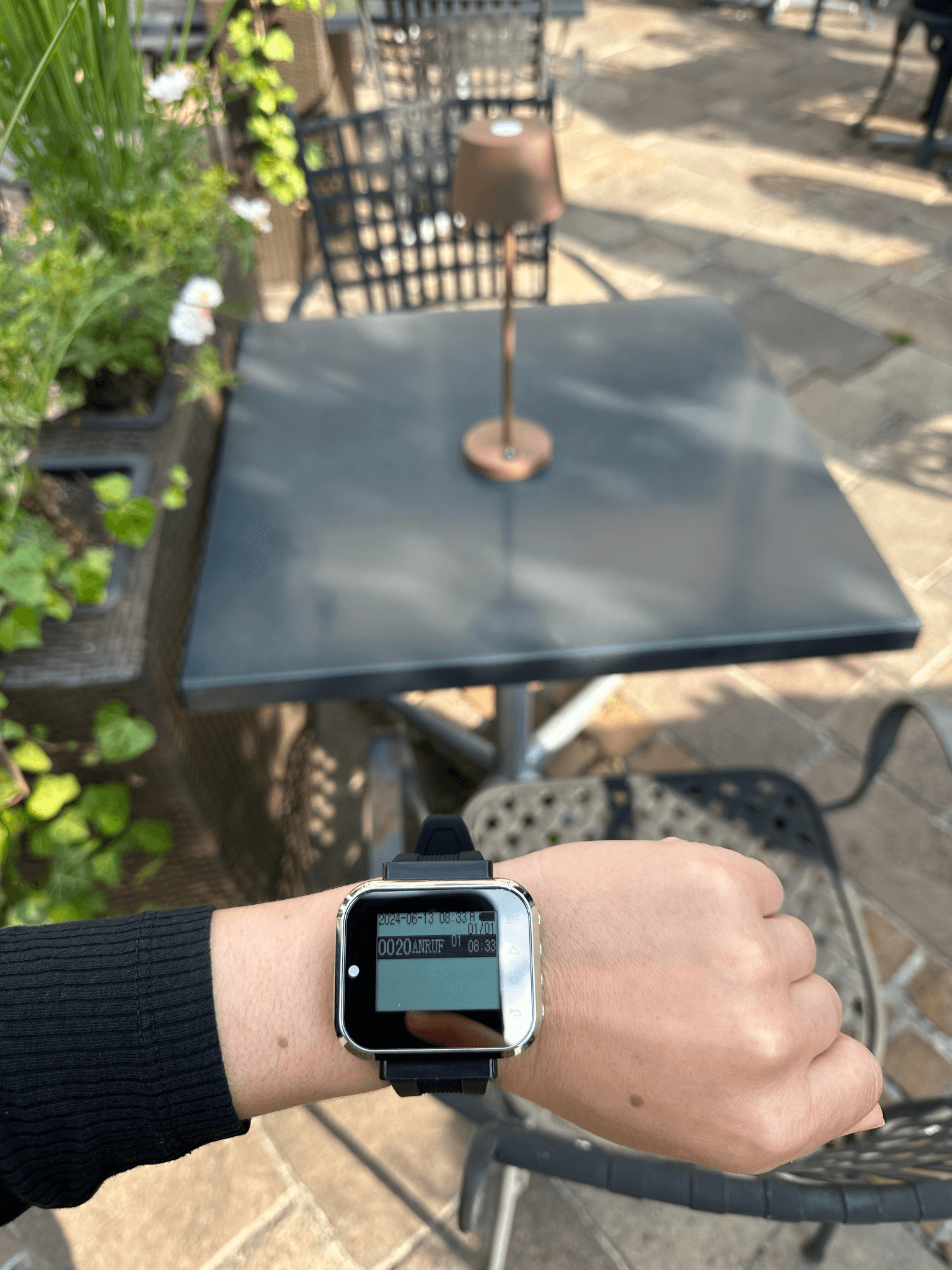 Vendomat Guest Line Tischlampe mit Smartwatch